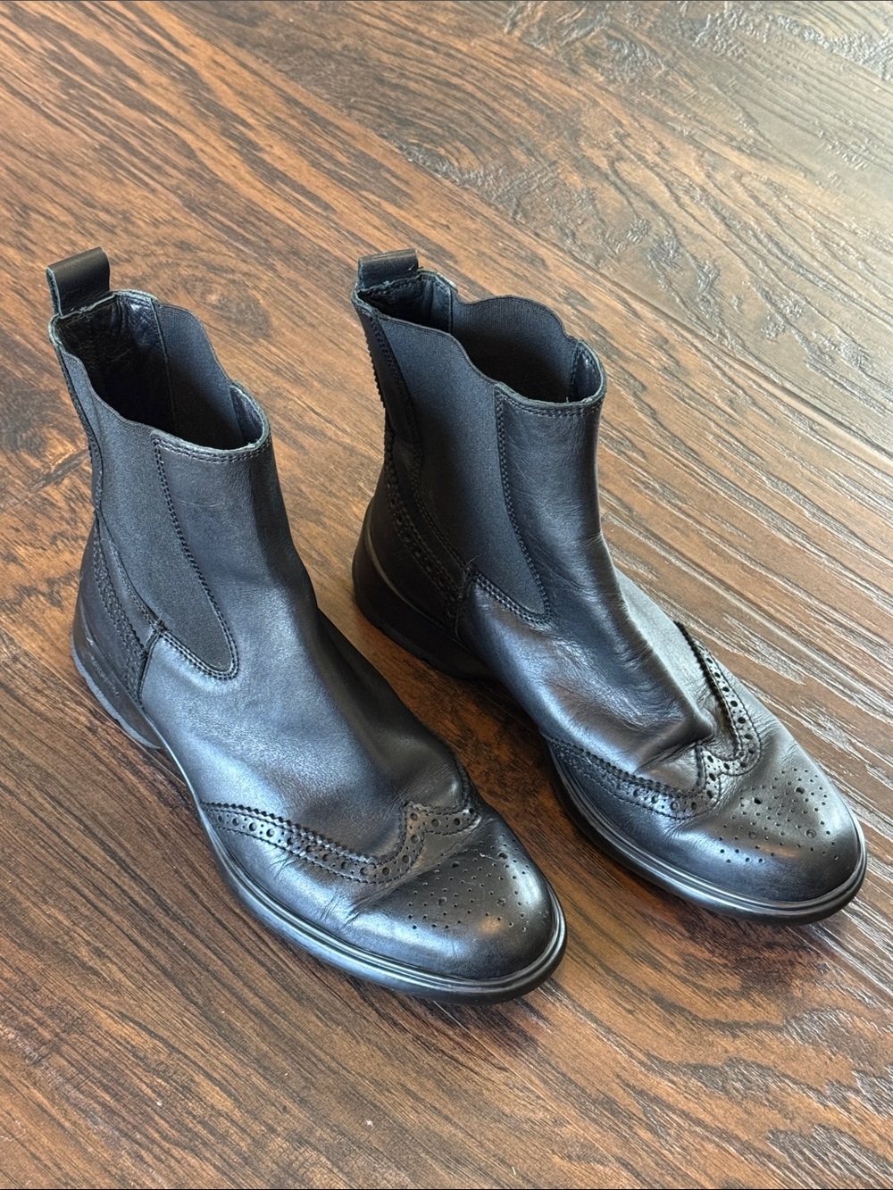 Samsonite Rare Vintage Women’s Black Leather Wingtip Chelsea Boots, Sz 38